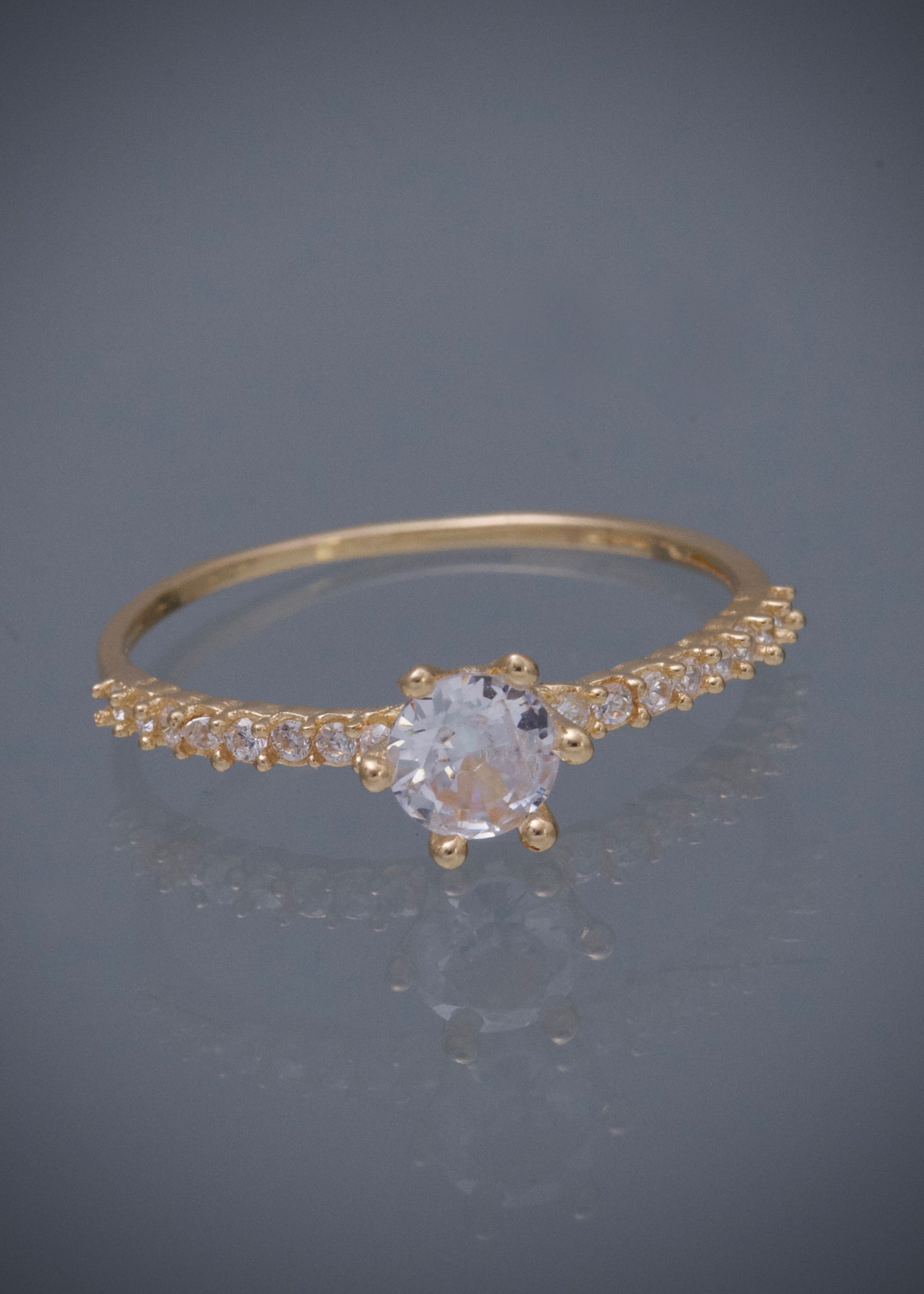 Solitario con Swarovski blanco 1.5gr / TALLA 7 3/4 / Oro Amarillo Nac M