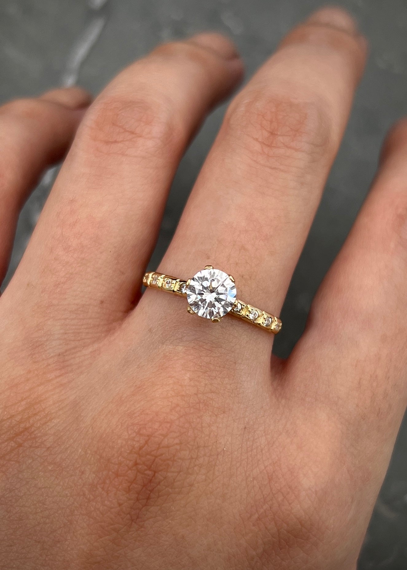 Solitario con swarovski blanco 1.75gr / TALLA 7 1/4 / Oro Amarillo Nac M