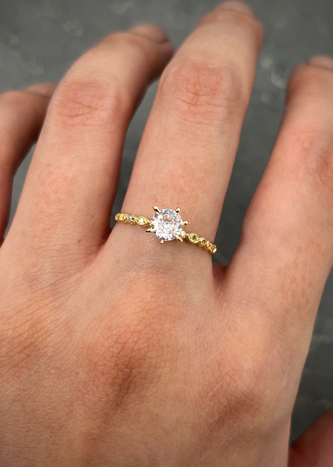 Solitario con swarovski blanco 1.25gr / TALLA 6 / Oro Amarillo Nac M