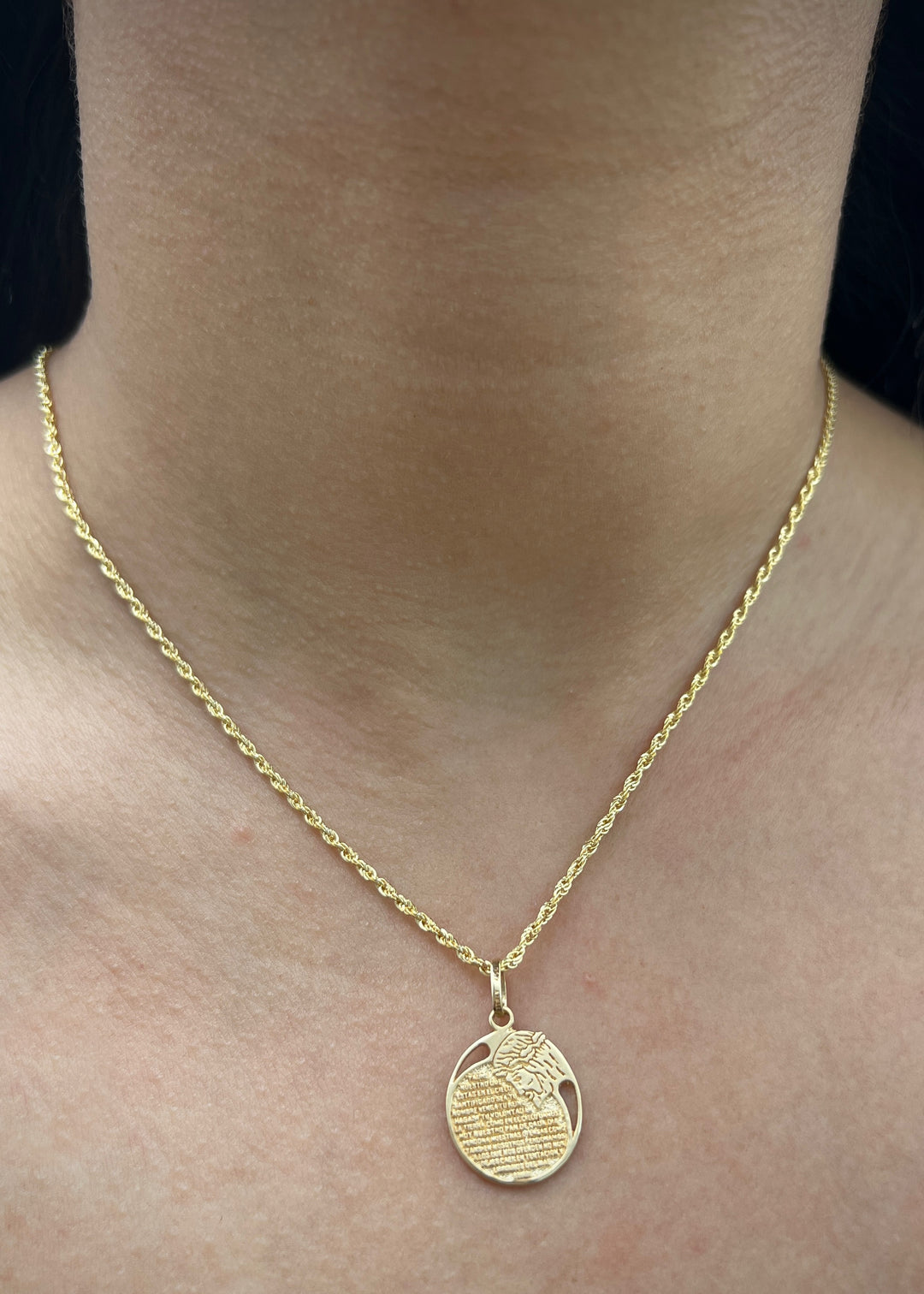 Dije Jesus 2.15gr / 2.5cm / 15mm — Oro Amarillo