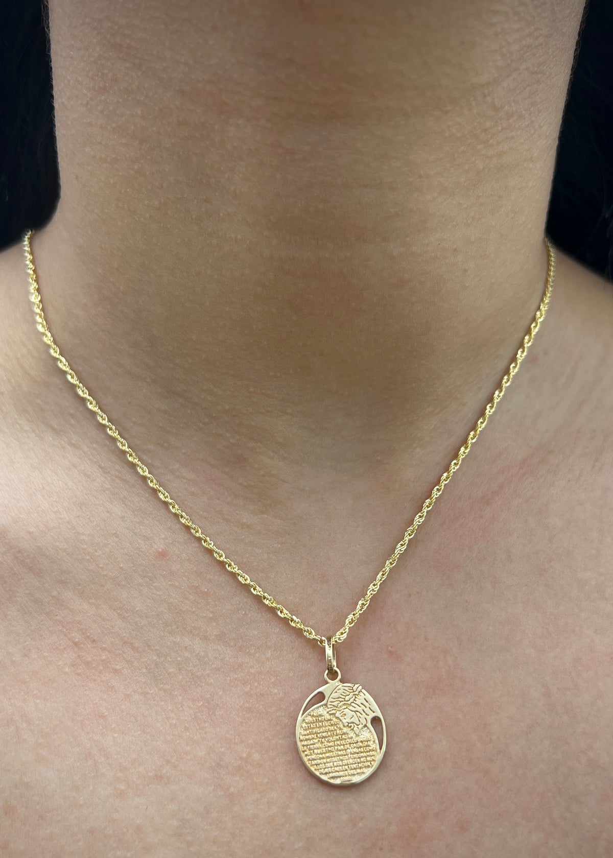 Dije de Jesus 2gr / 2.5cm / 15mm — Oro Amarillo