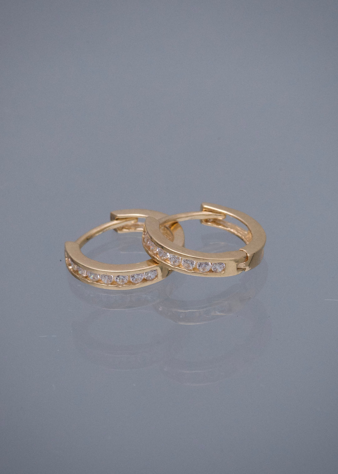Candongas con Swarovski Blanco 1.5gr / 1.1cm / 2mm — Oro Amarillo