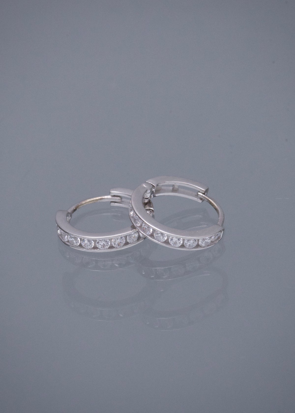 Candongas con Swarovskis Blancos 1.2gr / 1cm / 1.9mm — Oro Blanco