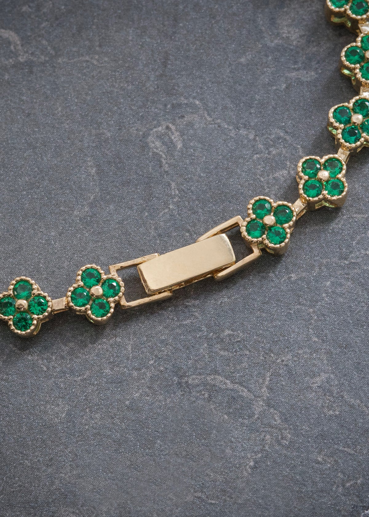 Pulso Flor con Swarovski Verde 11.1gr / 17cm / 6.1mm — Oro Amarillo