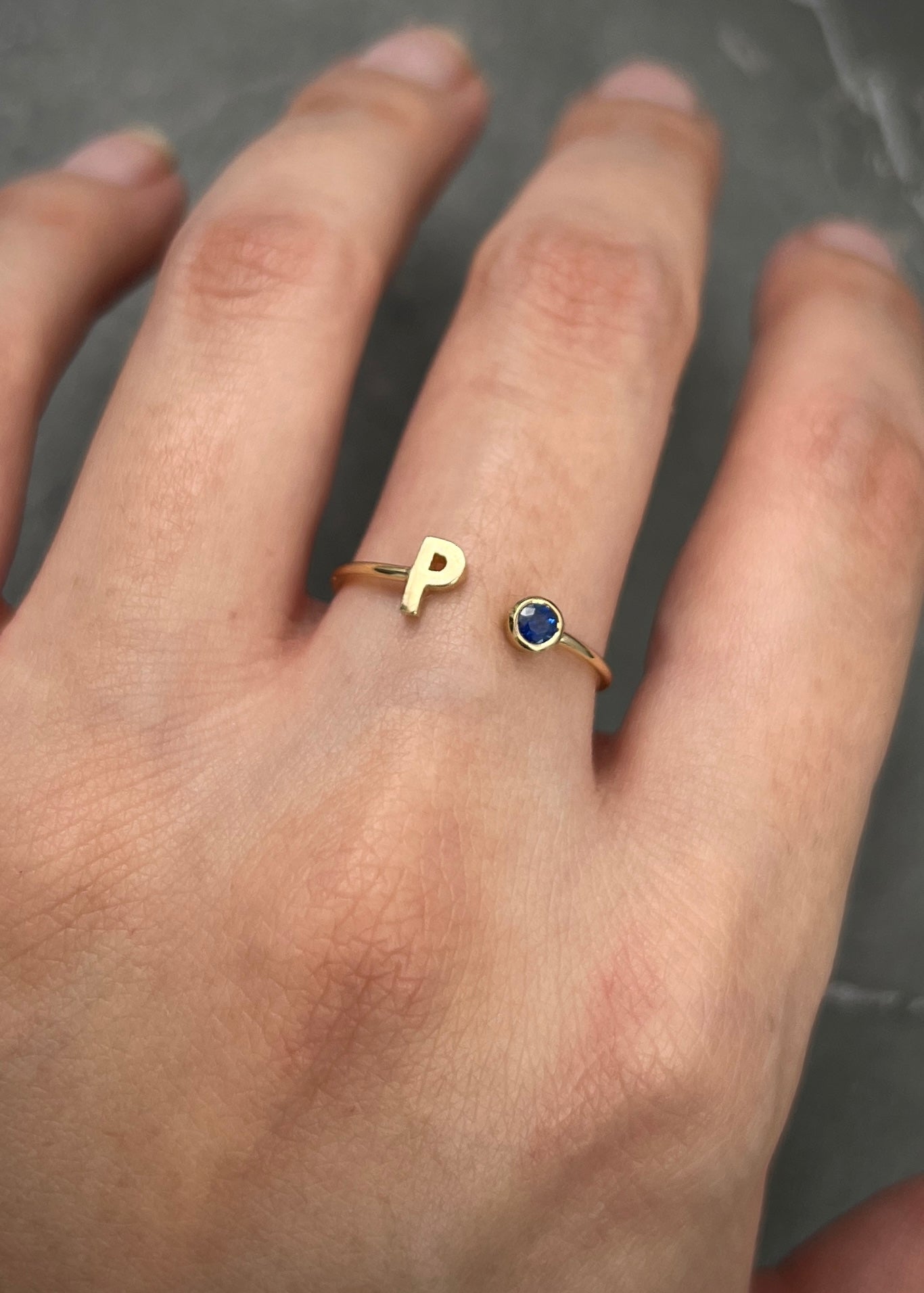 Anillo con swarovski azul 0.95gr / TALLA 6 1/4 / Oro Amarillo Nac B