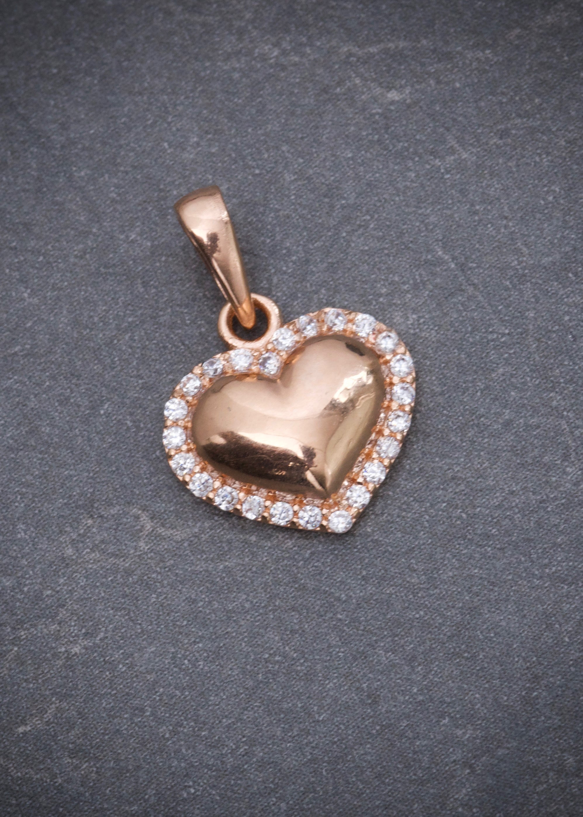 Dije corazon con swarovski blanco 1.25gr / Largo 1.6cm / Oro Rosado Nac B