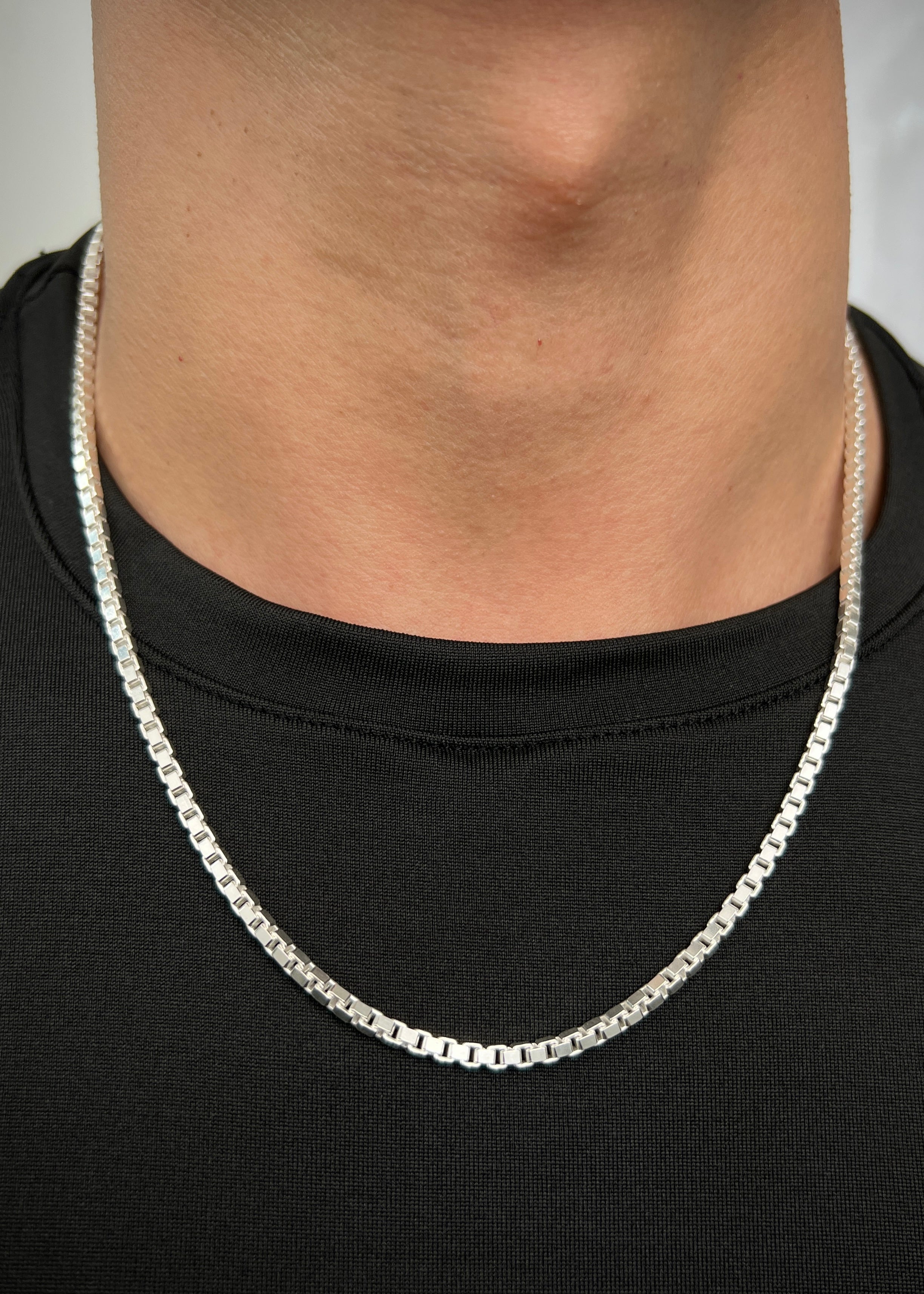 Cadena veneciana 28.45gr / Largo 55cm / — — Plata
