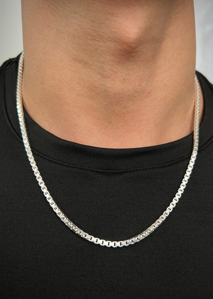 Cadena veneciana 28.45gr / Largo 55cm / — — Plata
