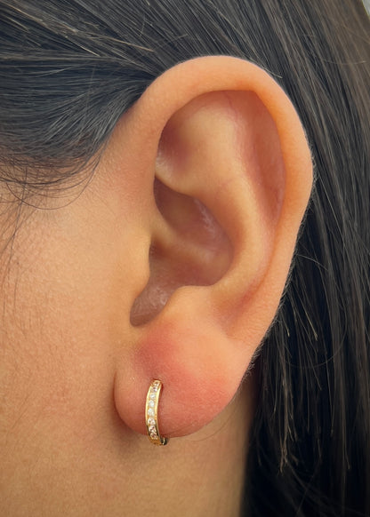 Candongas con Swarovskis Blancos 1.2gr / 1cm / 2mm — Oro Amarillo