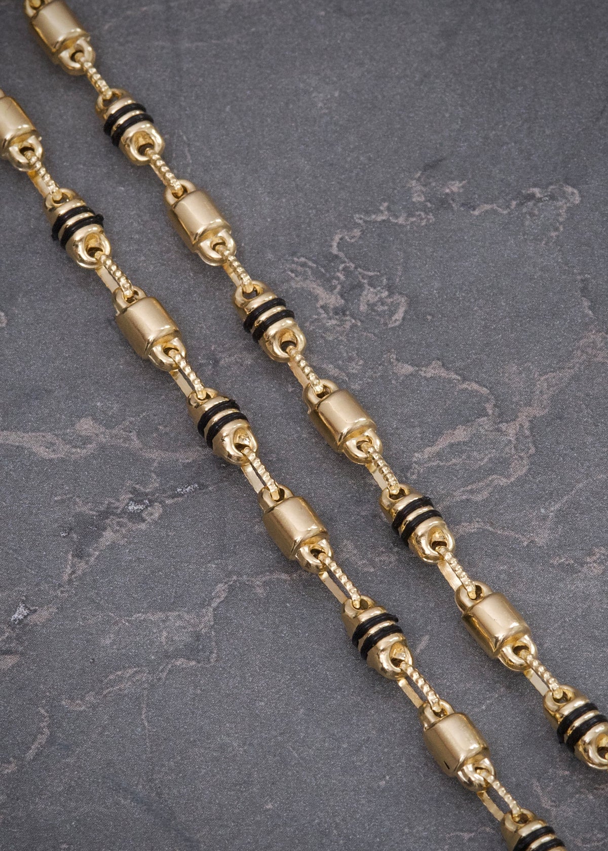Cadena con Cauchos Negros 16.1gr / 60cm / 4.5mm — Oro Amarillo