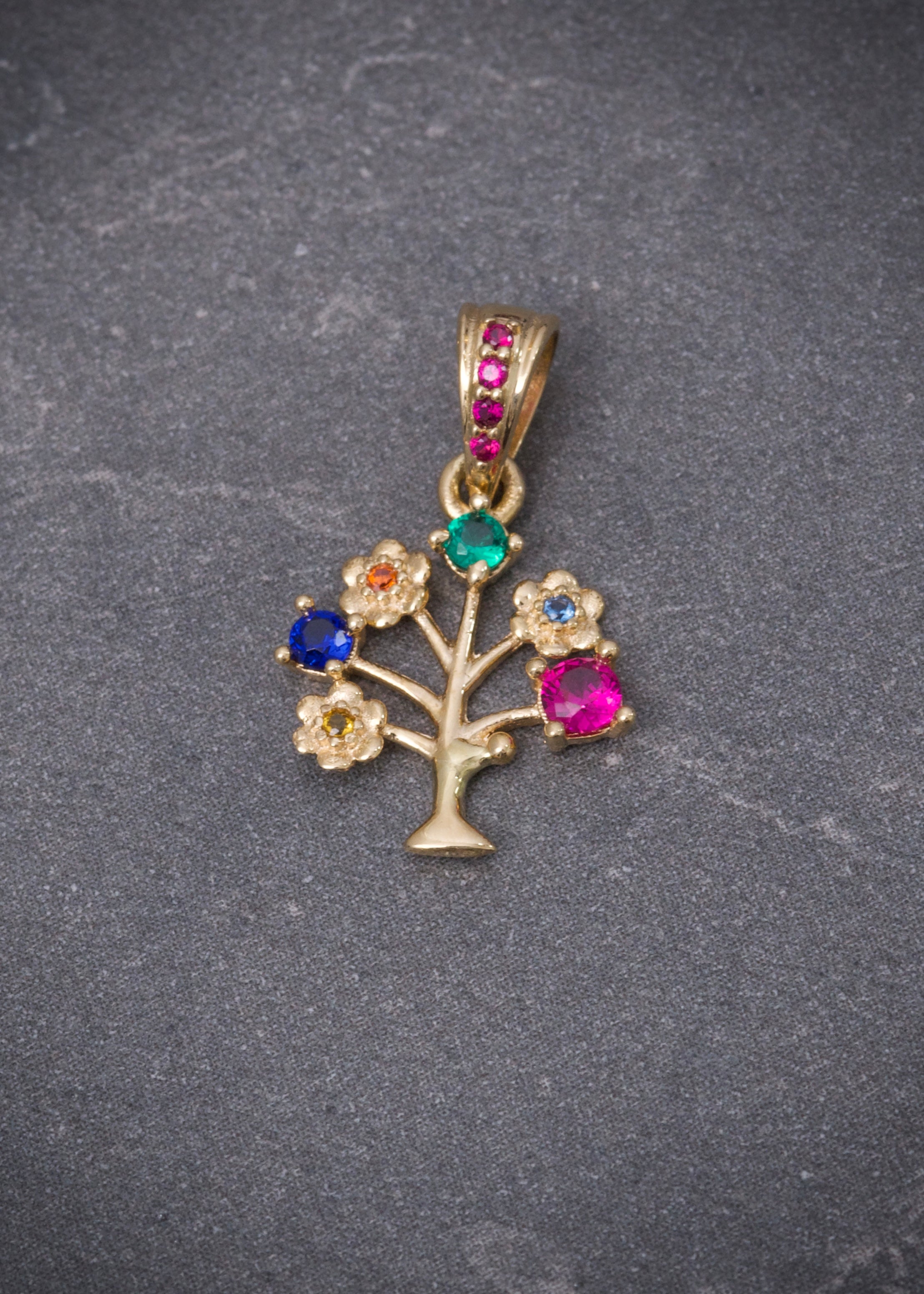 Dije arbol de la vida con swarovski multicolor 0.9gr / Largo 1.9cm / Oro Amarillo Nac P