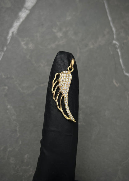 Dije Ala con swarovski blanco 1.6gr / Largo 3cm / Oro Amarillo Nac P