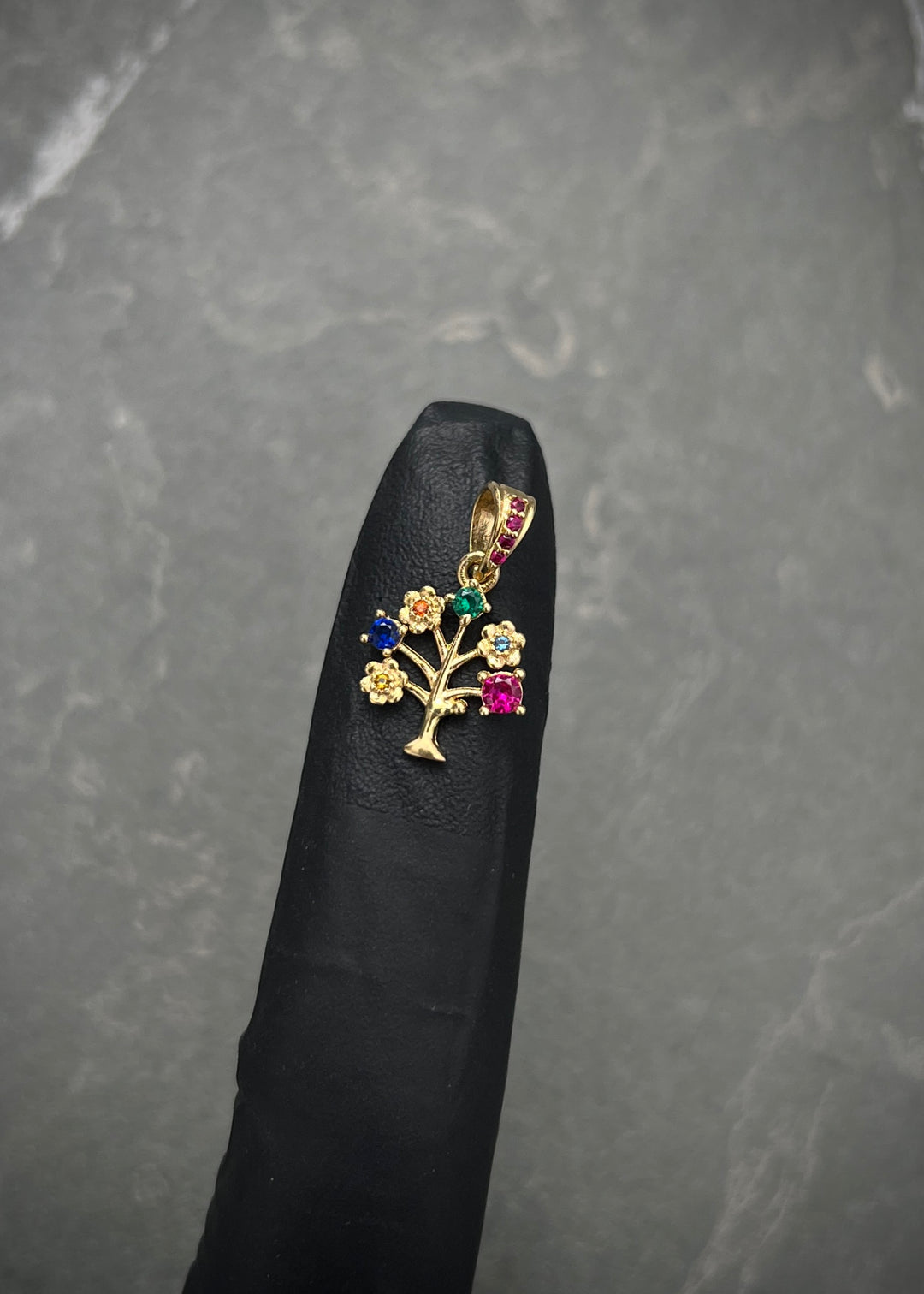 Dije arbol de la vida con swarovski multicolor 0.9gr / Largo 1.9cm — Oro Amarillo