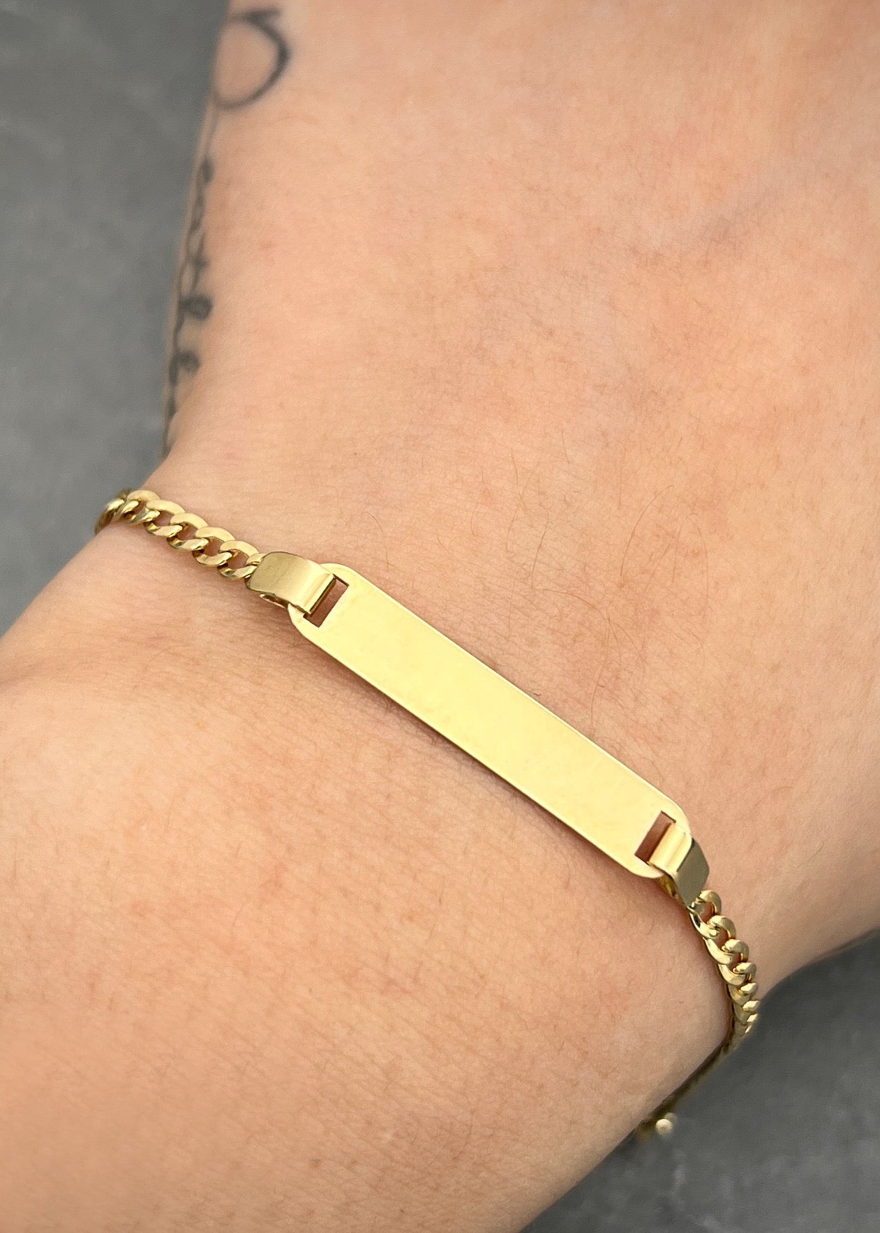 Pulso con placa 3.1gr / Largo 18cm / Oro Amarillo italy cte M