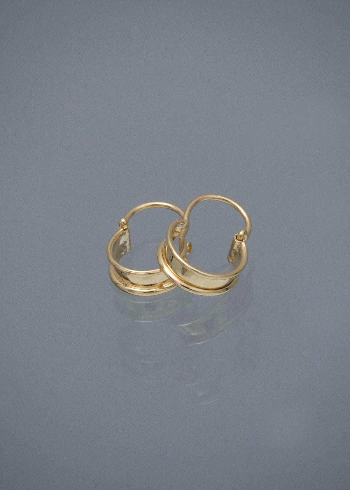 Candongas Lisas 0.65gr / 1.2cm / 3mm — Oro Amarillo