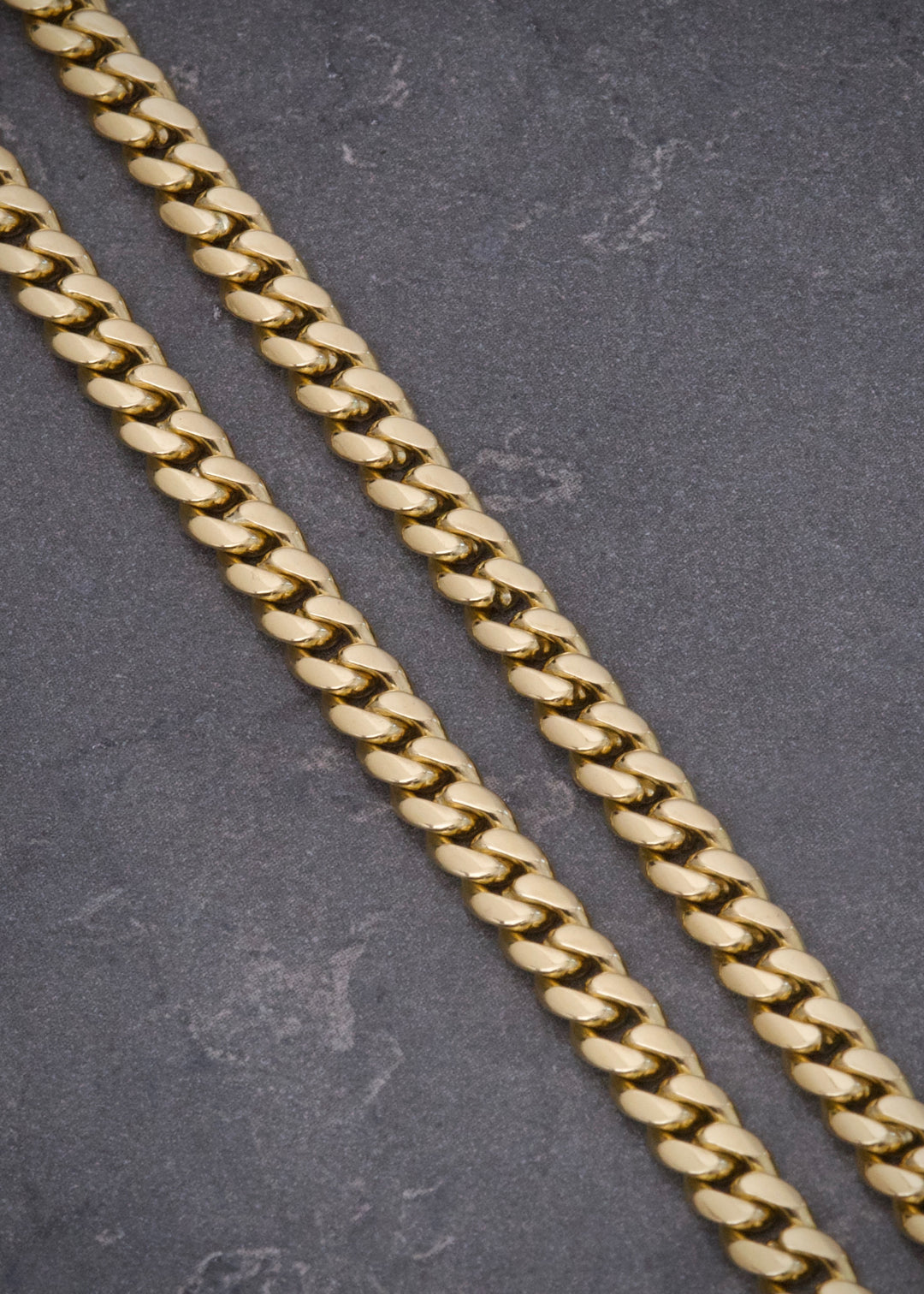 Cadena Cubana 50.6gr / 64cm / 4.4mm — Oro Amarillo