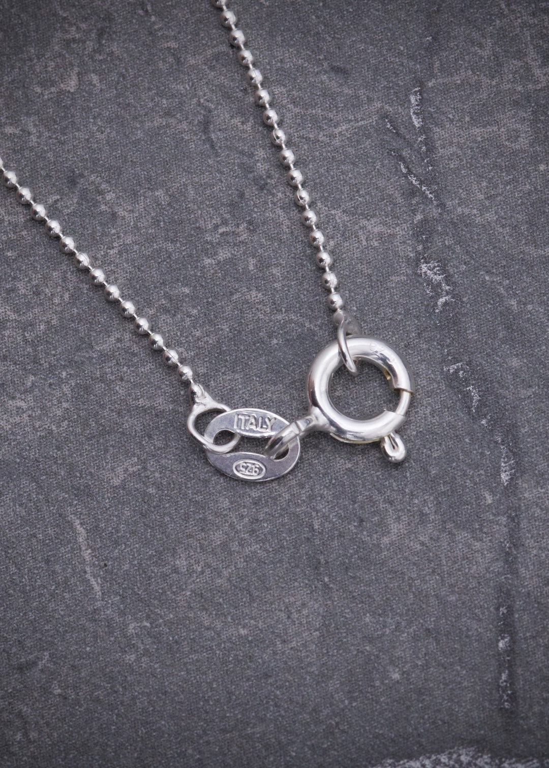 Cadena militar 1.45gr / Largo 40cm / — — Plata