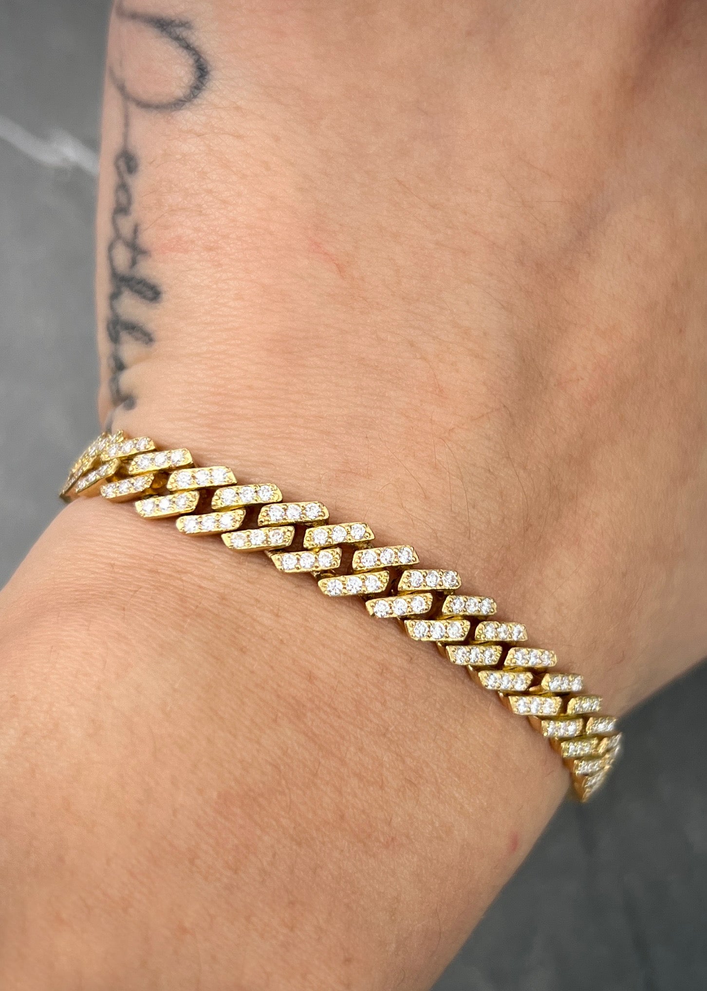 Pulso cubano con 300pts de moissanita 22.15gr / Largo 19cm / Oro Amarillo (Joya) M