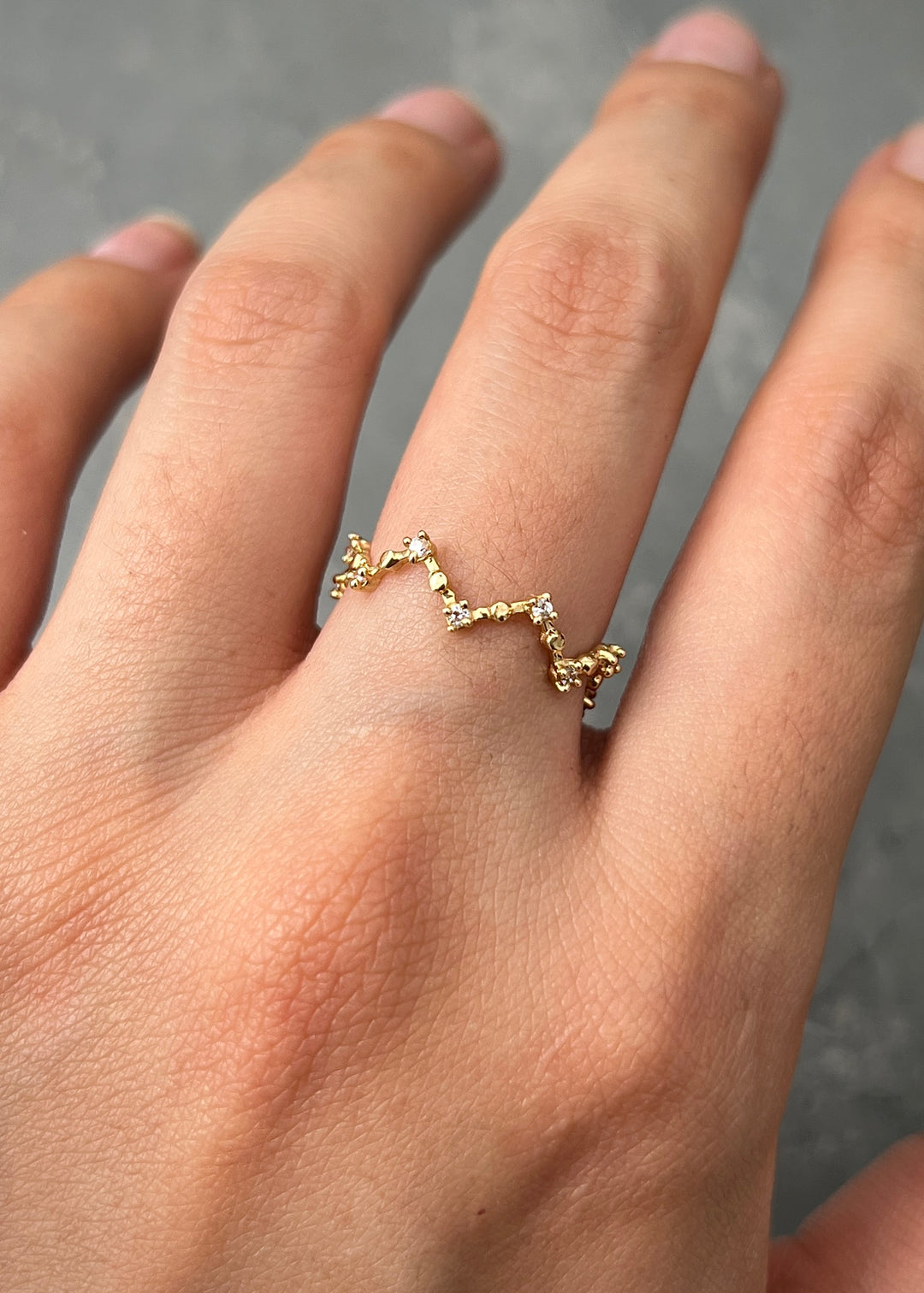 Anillo con Swarovski Blanco 1.2gr / Talla 5 3/4 — Oro Amarillo