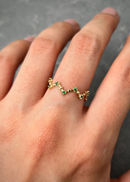 Anillo con Swarovski Verde 1.1gr / Talla 6 — Oro Amarillo