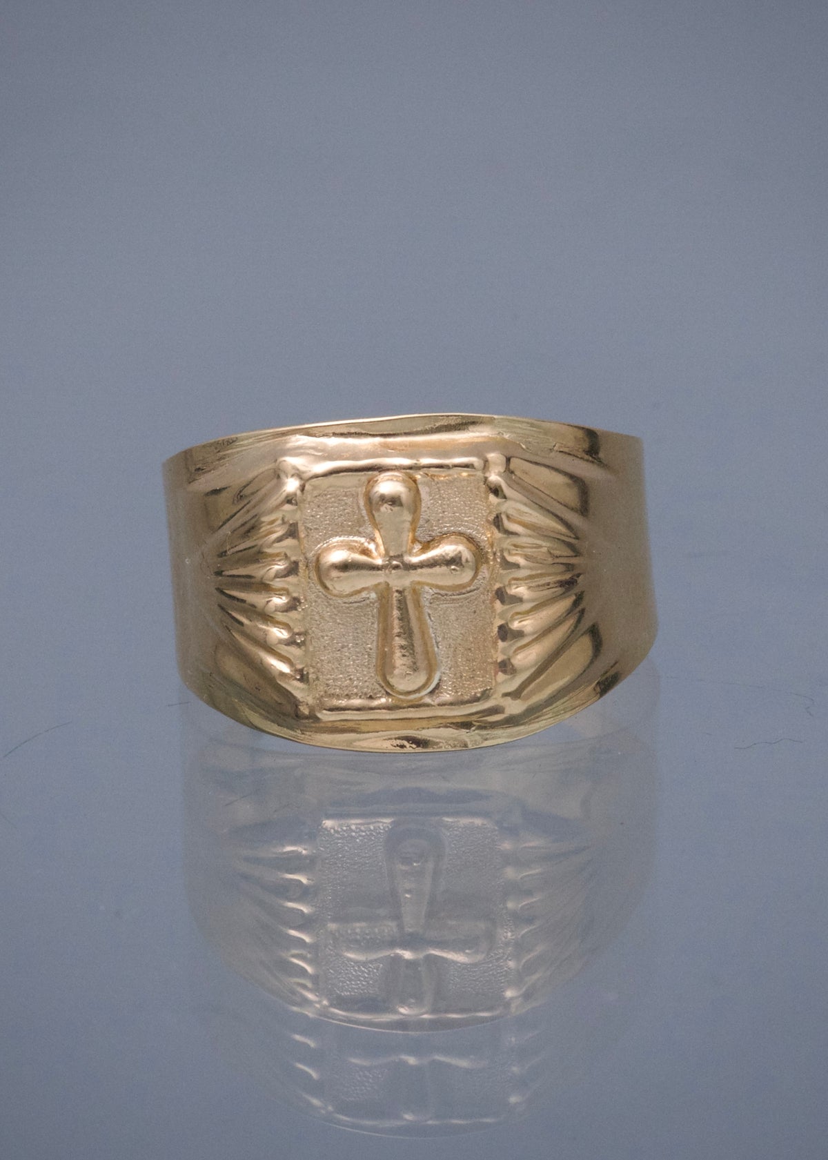 Anillo Cruz 3.6gr / Talla 10 1/2 — Oro Amarillo