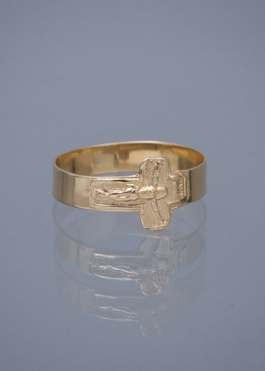 Anillo Cristo 1.4gr / Talla 7 3/4 — Oro Amarillo