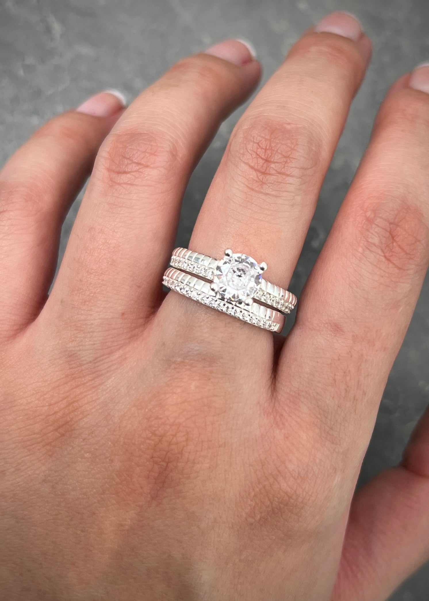 Set solitario con argolla 5.1gr / TALLA 6 1/2 / Plata B