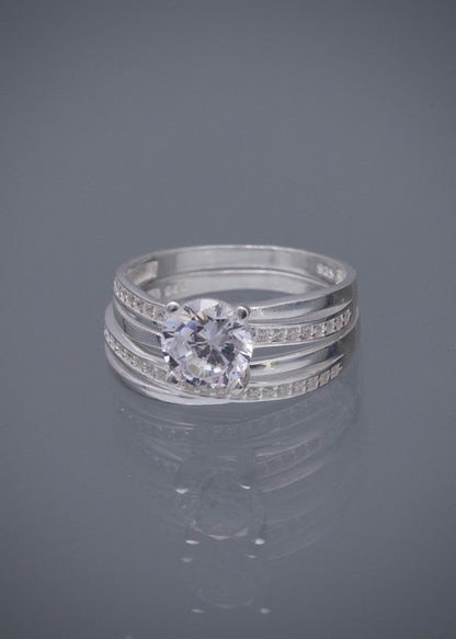 Set solitario con argolla 3.9gr / Talla 7 1/2 / — — Plata