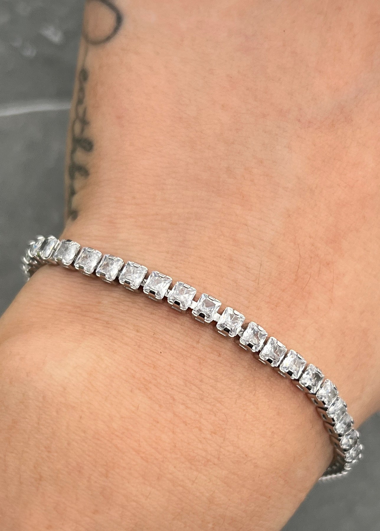 Pulso tenis con swarovski blanco 7.1gr / Largo 17cm / Plata B