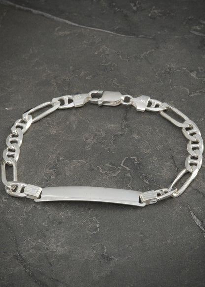 Pulso con placa 13gr / Largo 21.5cm / — — Plata