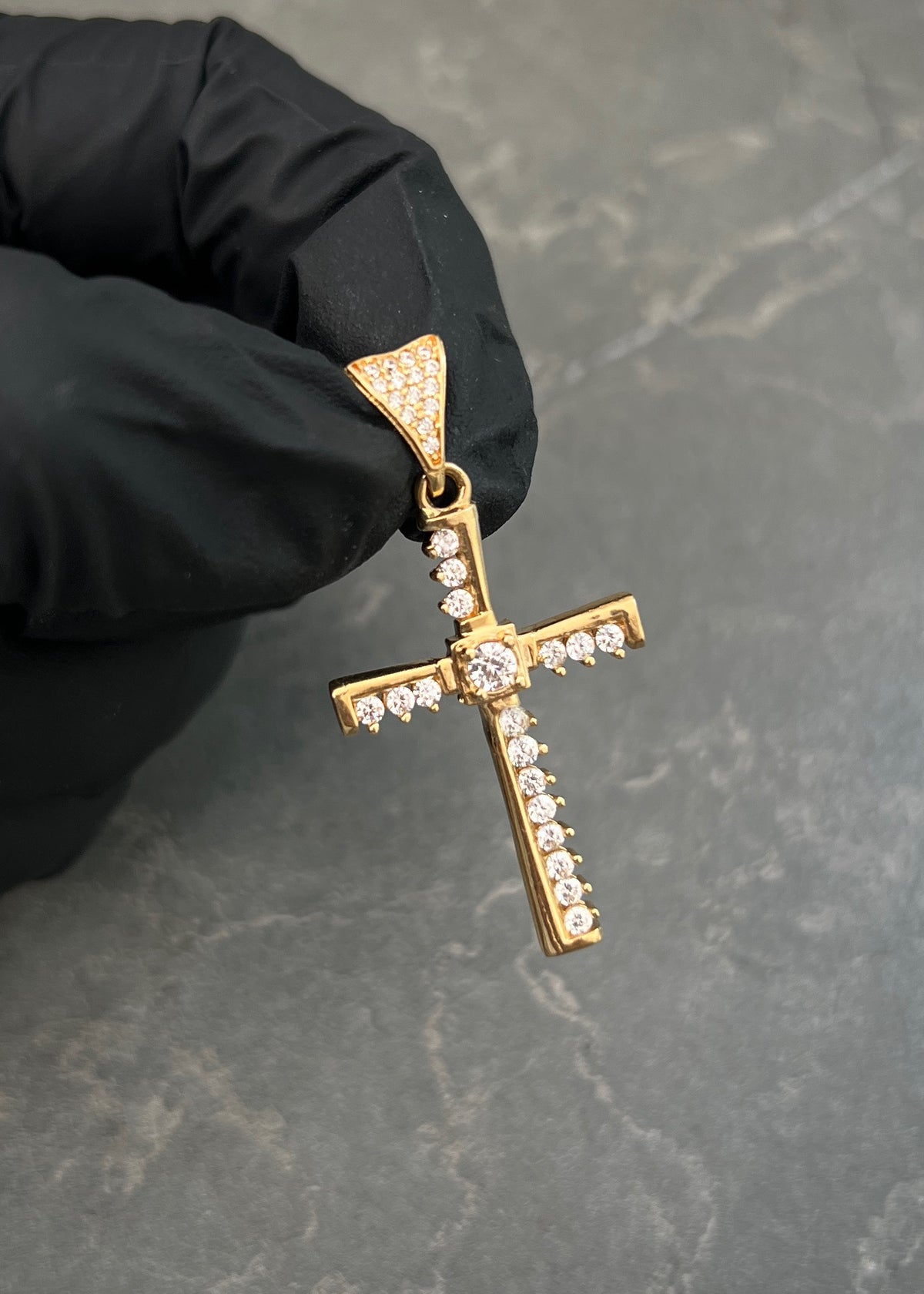 Dije Cruz con Swarovski Blanco 3.95gr / 4cm / 20mm — Oro Amarillo