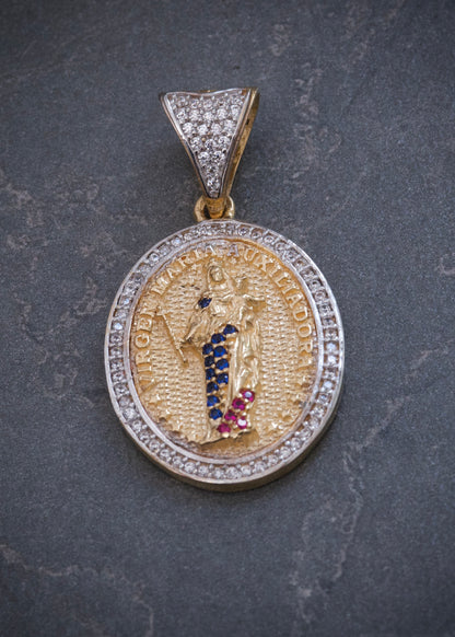 Dije Virgen Maria Auxiliadora con Swarovski 6.35gr / 3.6cm / 20mm — Oro Amarillo