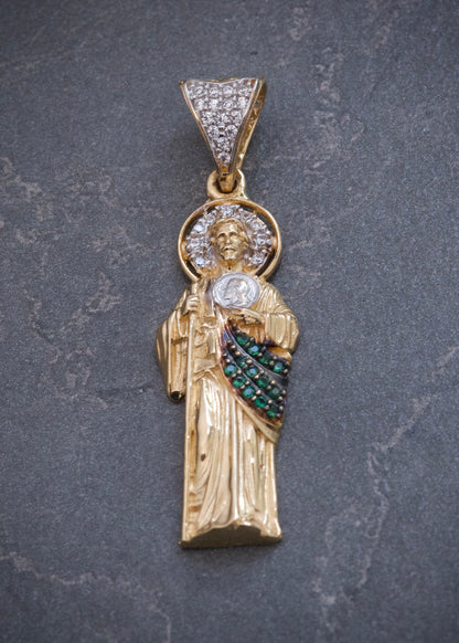 Dije San Judas Tadeo con Swarovski Verde 4.2gr / 4.1cm / 12mm — Oro Amarillo
