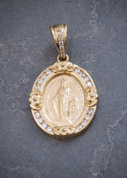Dije Virgen de la Milagrosa con Swarovski Blanco 4.95gr / 3.1cm / 17mm — Oro Amarillo
