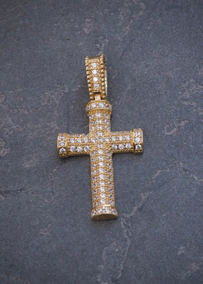 Dije Cruz con Swarovski Blanco 2.8gr / 3.1cm / 15mm — Oro Amarillo