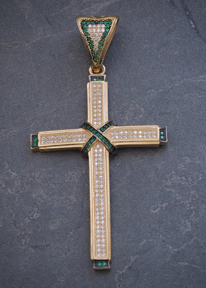 Dije Cruz con Swarovski Verde y Blanco 8.7gr / 7cm / 35mm — Oro Amarillo