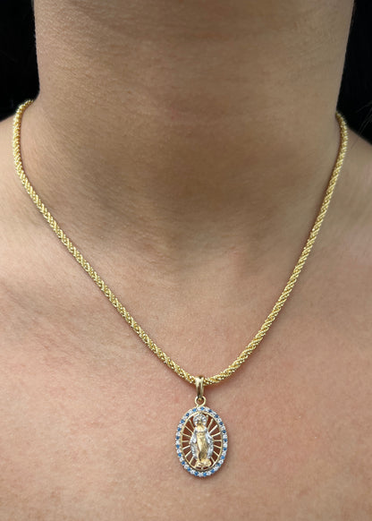 Dije Virgen de la Milagrosa con Swarovski Azul y Blanco 3.2gr / 2.8cm / 16mm — Oro Amarillo