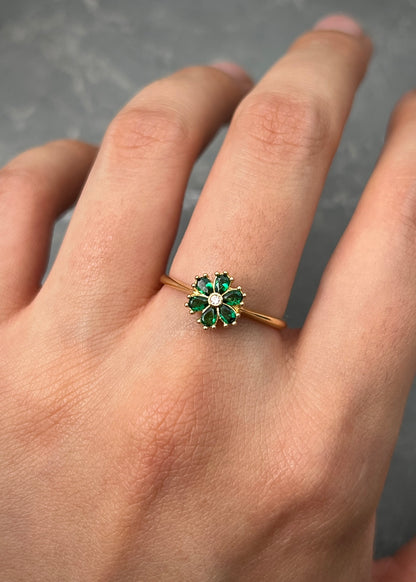 Anillo Flor con Swarovski Verde 2.25gr / Talla 7 1/4 — Oro Amarillo