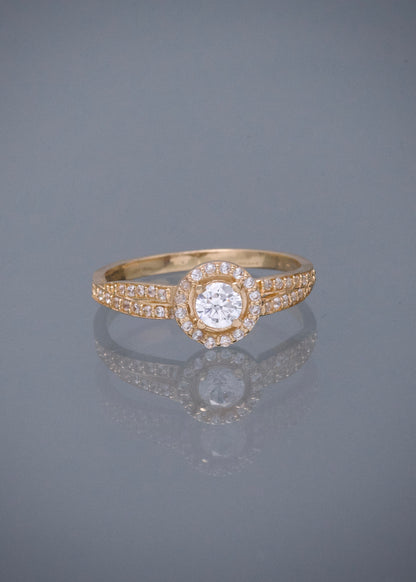 Anillo con Swarovski Blanco 2.6gr / Talla 7 — Oro Amarillo