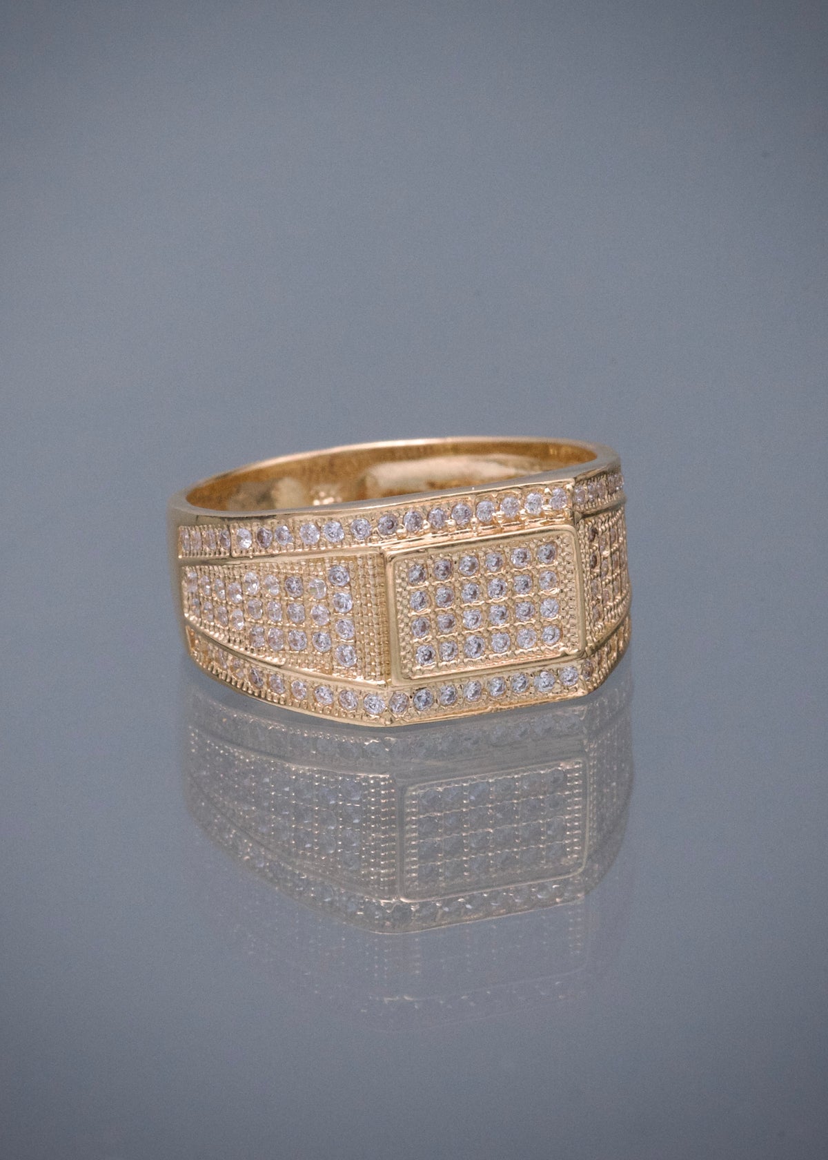 Anillo con Swarovski Blanco 5.7gr / Talla 9 1/4 — Oro Amarillo