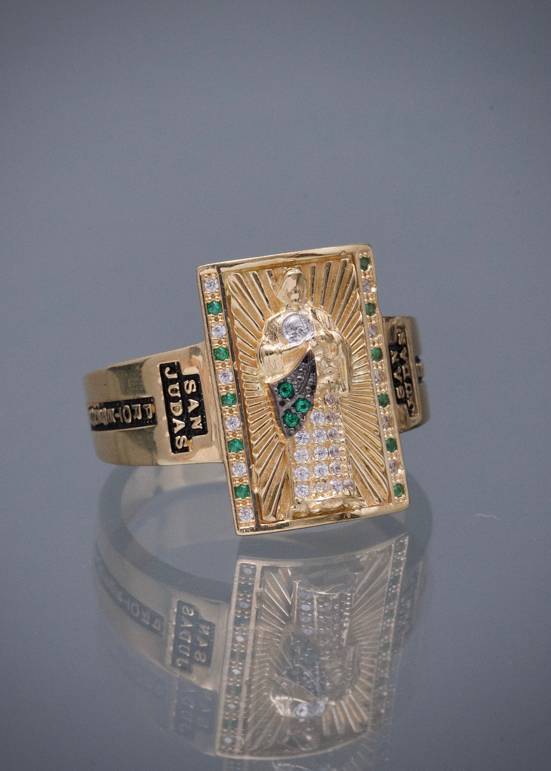 Anillo San Judas con Swarovski Verde 10.25gr / Talla 10 1/4 — Oro Amarillo