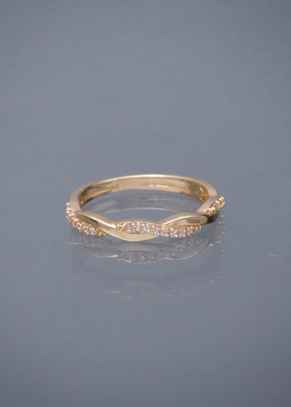 Anillo con Swarovski Blanco 1.9gr / Talla 5 1/4 — Oro Amarillo