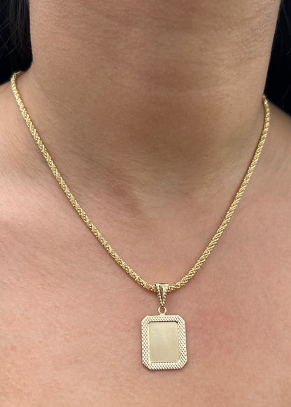 Dije Placa Diamantada 1.2gr / 3.1cm / 17mm — Oro Amarillo