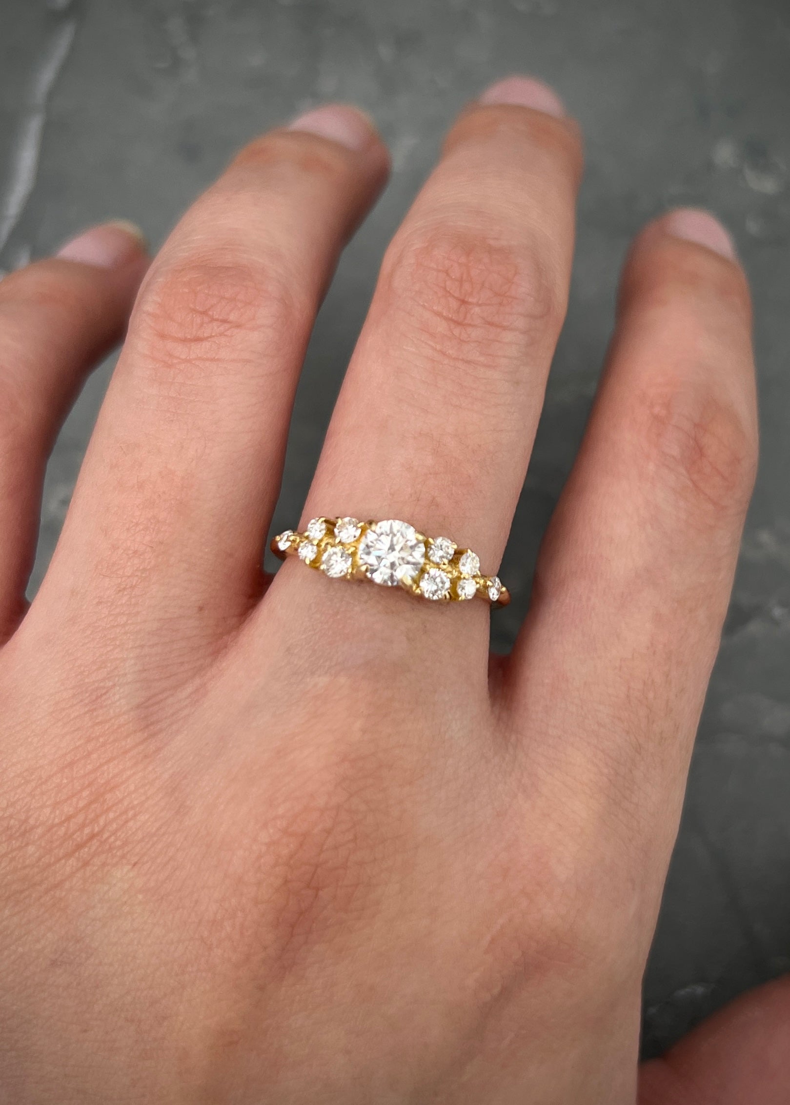 Anillo Con 50pts de diamante central y 12pts de diamantes laterales 3gr / TALLA 6 / Oro Amarillo (Joya) M