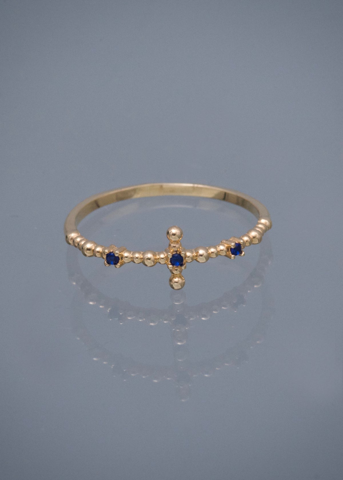 Anillo con Swarovski Azul 1.3gr / Talla 7 1/4 — Oro Amarillo