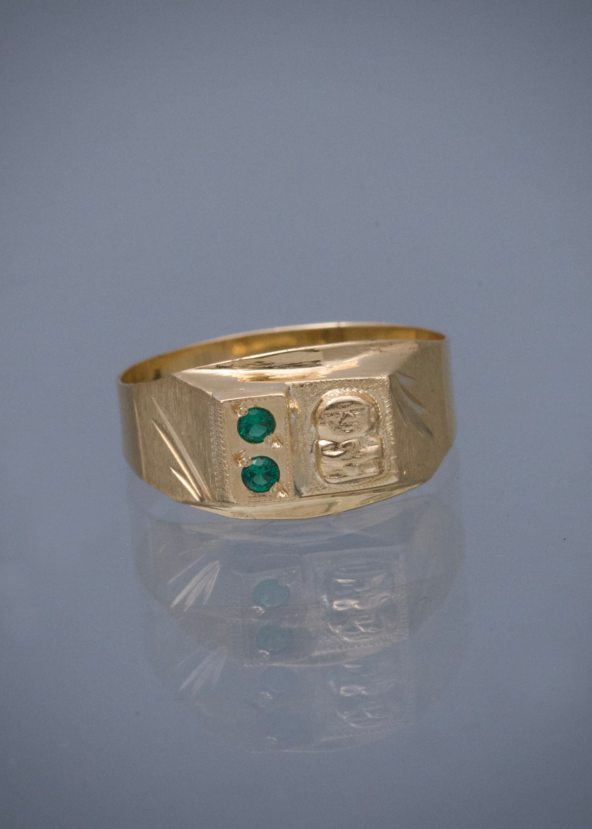 Anillo con Swarovski Verde 2.35gr / Talla 10 — Oro Amarillo