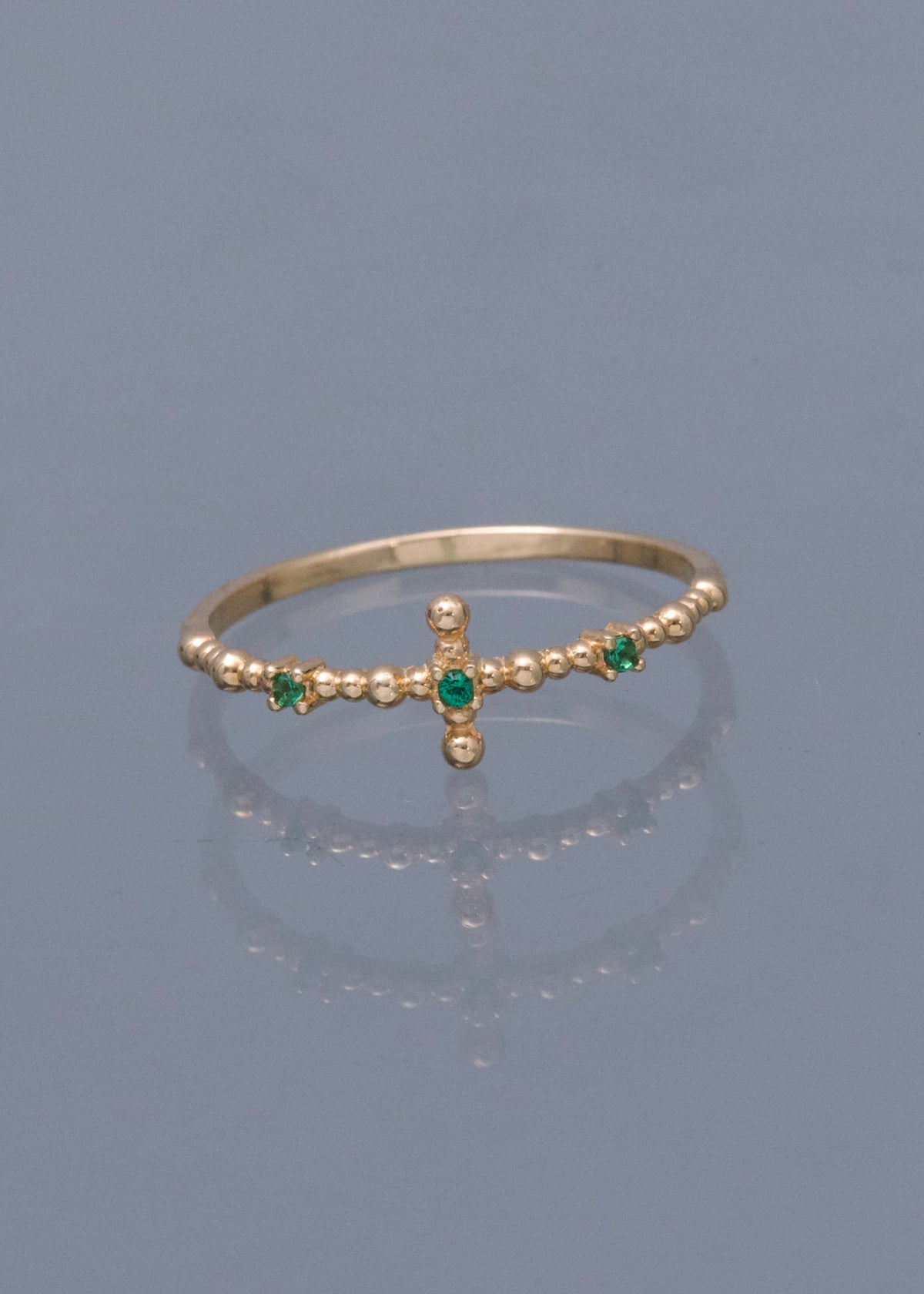 Anillo con Swarovski Verde 1.25gr / Talla 7 — Oro Amarillo
