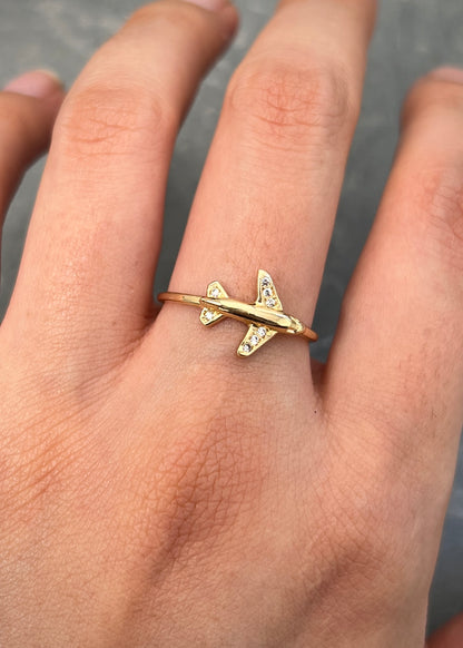 Anillo Avion con Swarovski Blanco 1.65gr / Talla 7 1/4 — Oro Amarillo