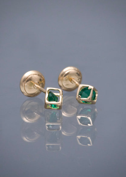 Topos Cuadrado con Swarovski Verde 0.7gr / 5cm / 0.5mm — Oro Amarillo