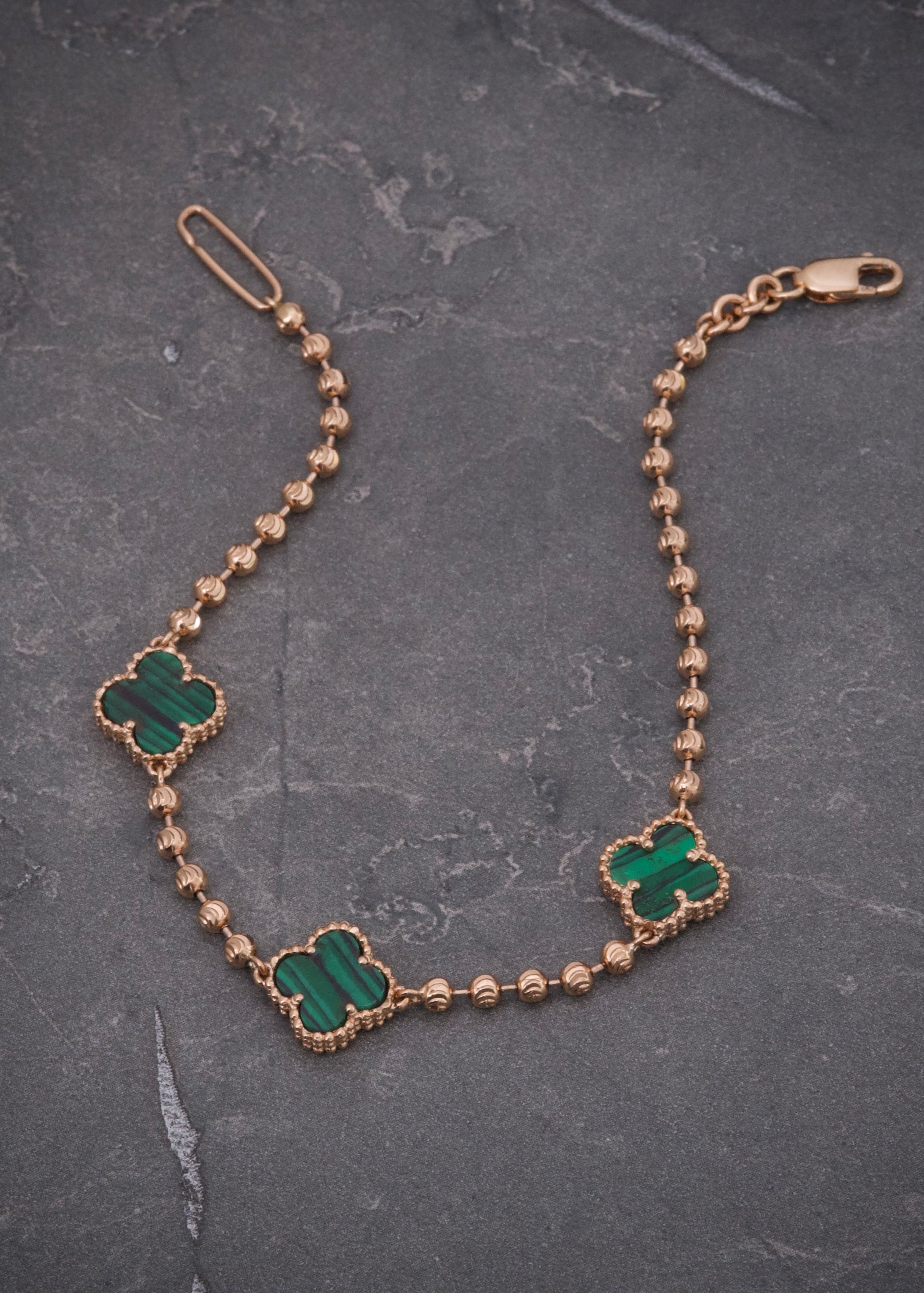 Pulso lucky clover piedra verde 5.2gr / Largo 17.5cm / Oro Rosado Nac M